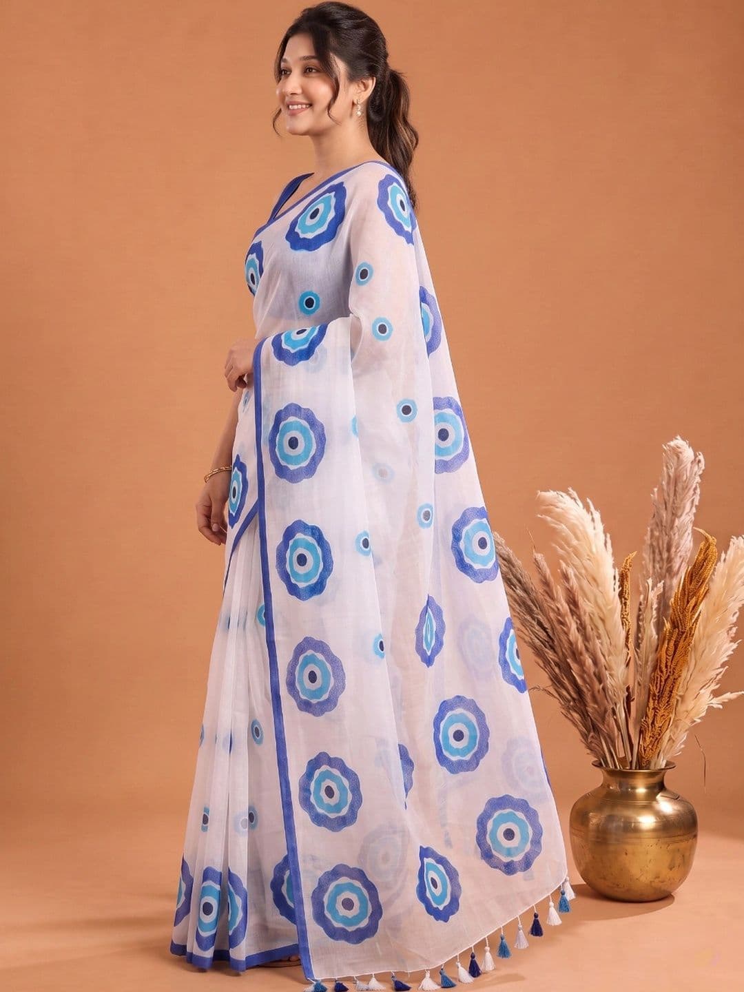 Aparna women Tie and Dye Pure Cotton Saree thumbnail 3