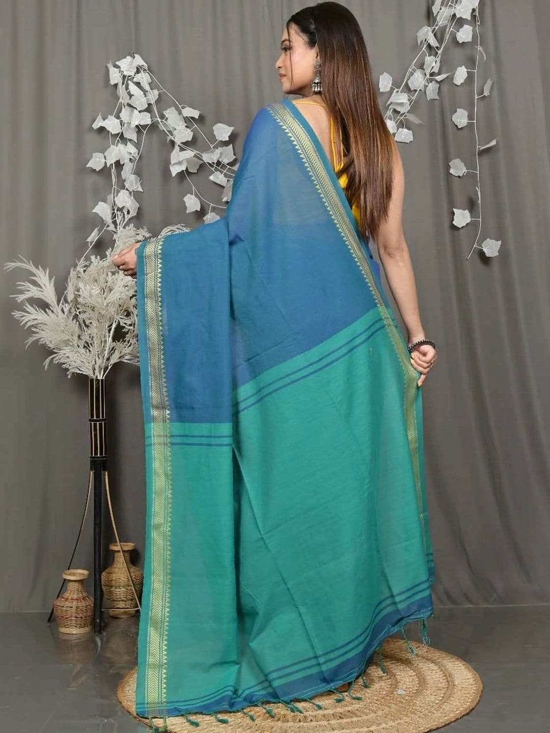 RoyBoni Zari Pure Cotton Taant Saree thumbnail 3