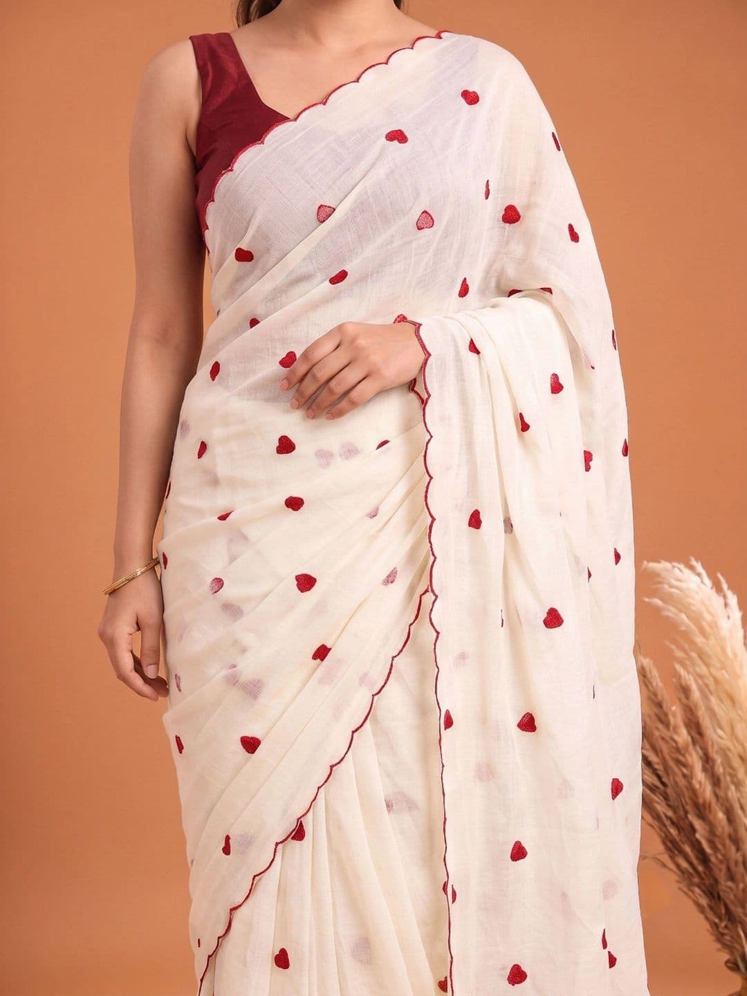 Aparna Embroidered Pure Cotton Saree thumbnail 5