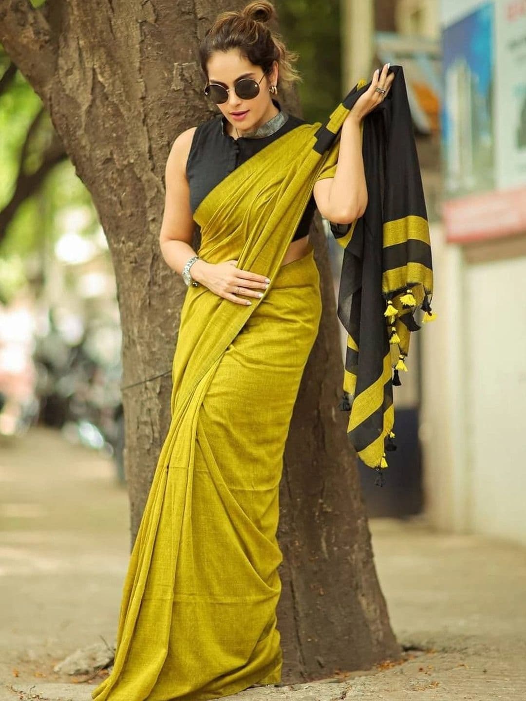 revika Striped Art Silk Designer Kanjeevaram Saree thumbnail 4