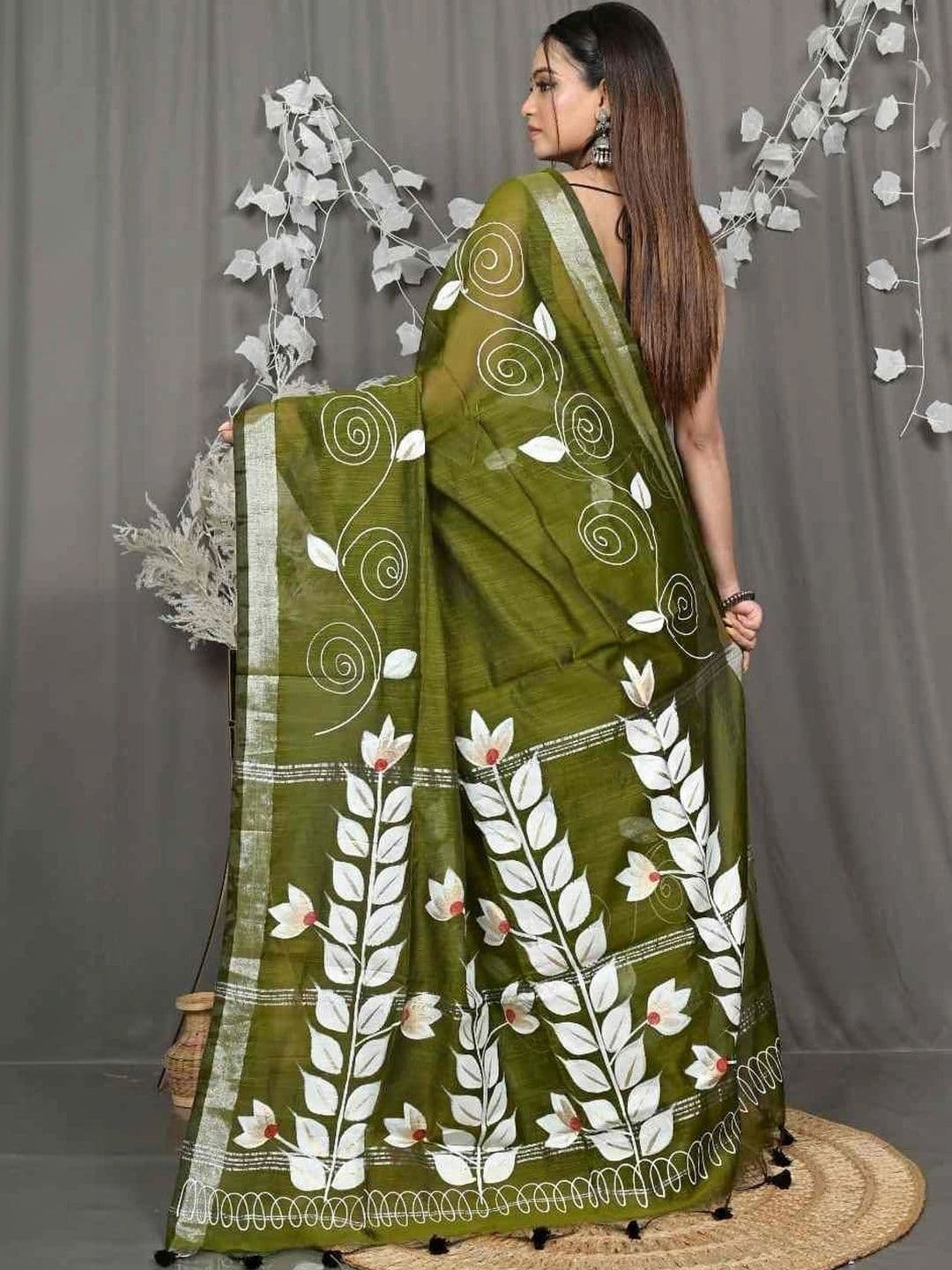 RoyBoni Floral Pure Cotton Taant Saree thumbnail 4