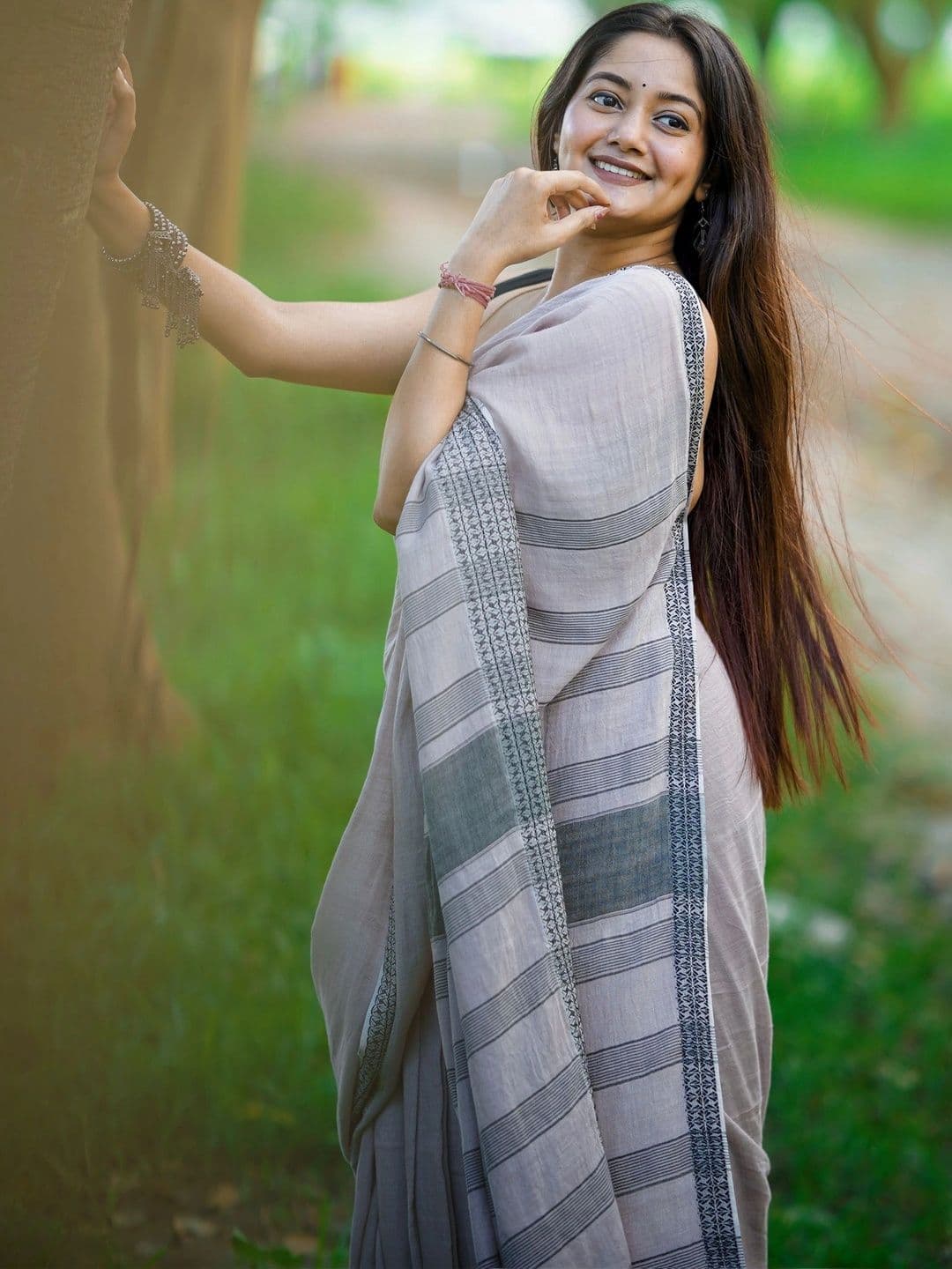 Aparna Striped Pure Cotton Saree thumbnail 5