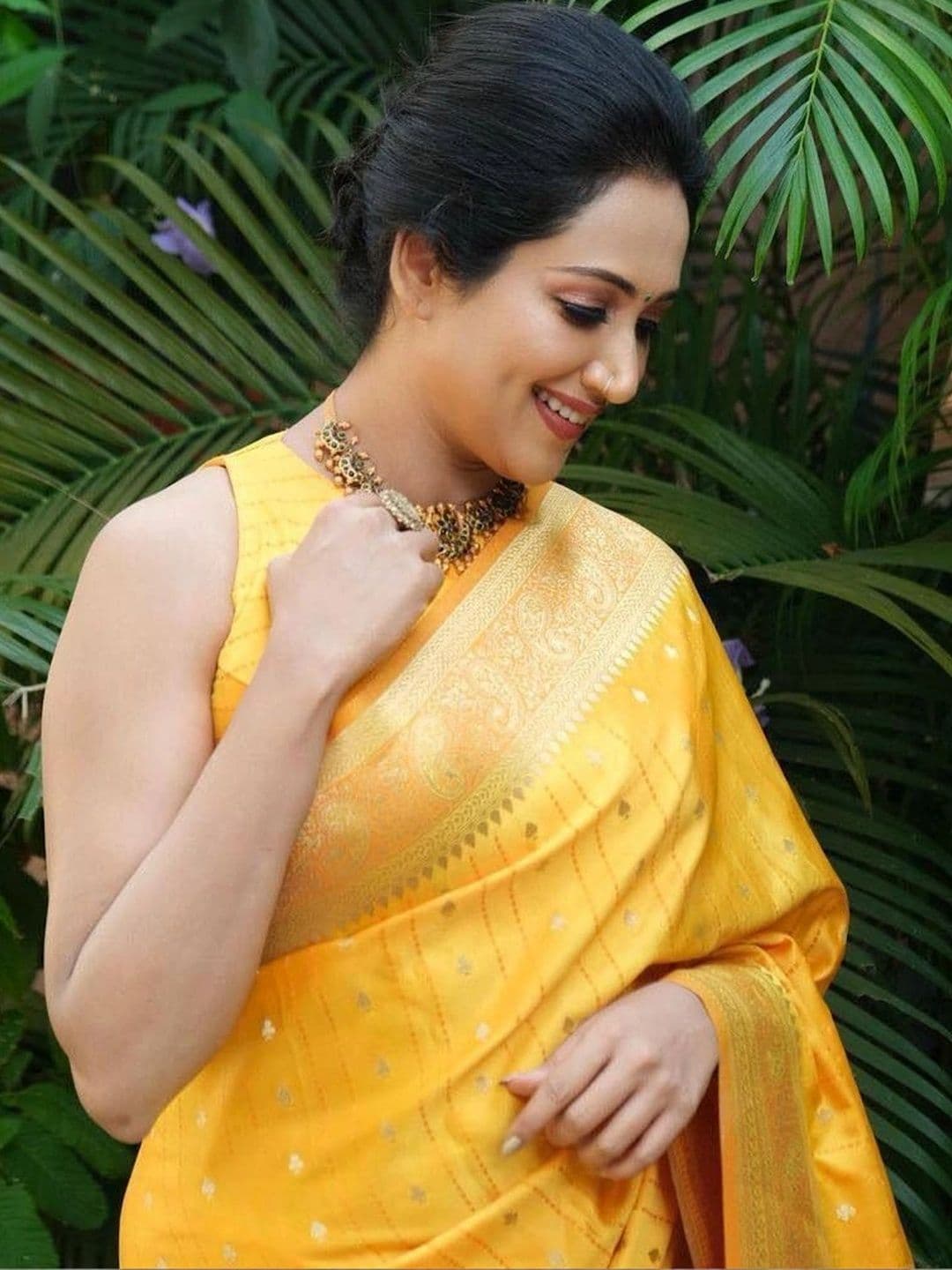 revika Woven Design Zari Art Silk Designer Kanjeevaram Saree thumbnail 3