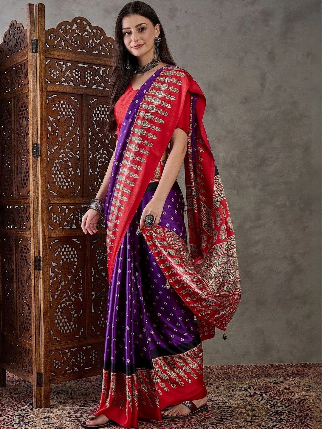 NKV Floral Mirror Work Silk Blend Heavy Work Mysore Silk Saree thumbnail 5