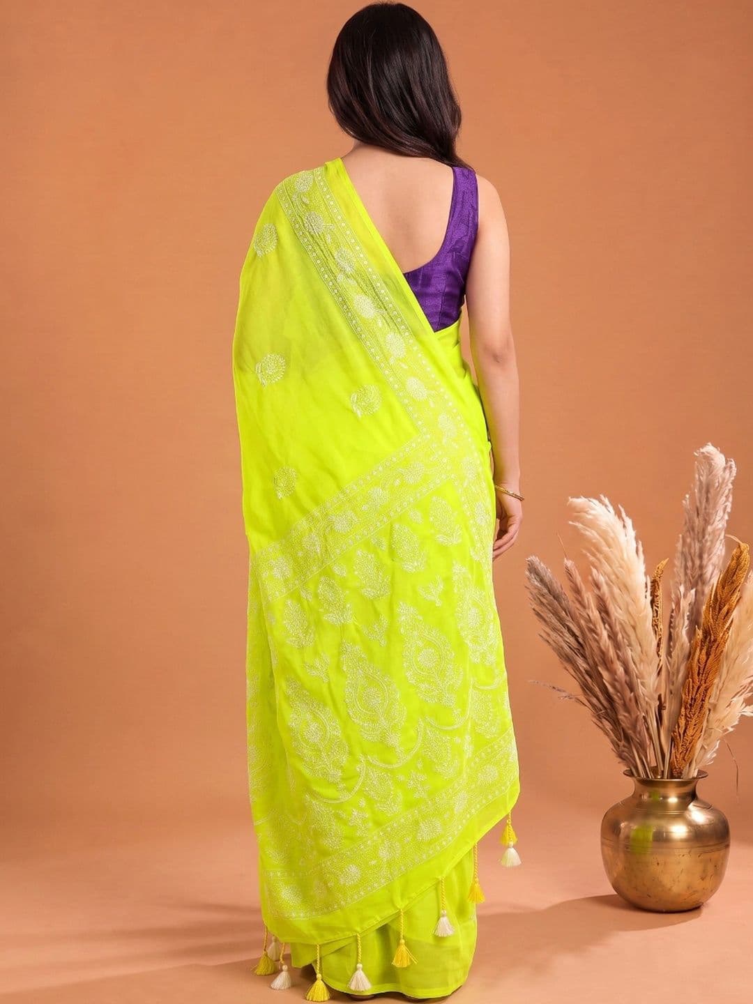Aparna Ethnic Motifs Embroidered Pure Cotton Jamdani Saree thumbnail 4
