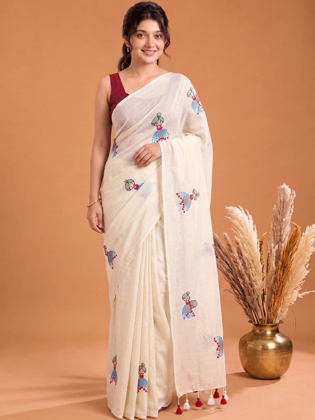 Aparna Ethnic Motifs Embroidered Pure Cotton Saree thumbnail 7