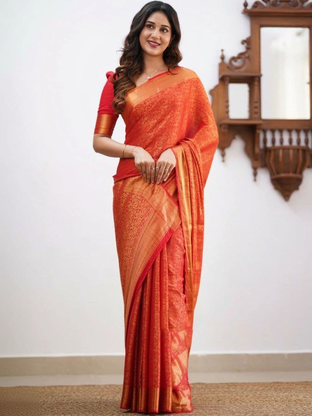 HERE&NOW Women Woven Design Zari Silk Blend Banarasi Saree thumbnail 3