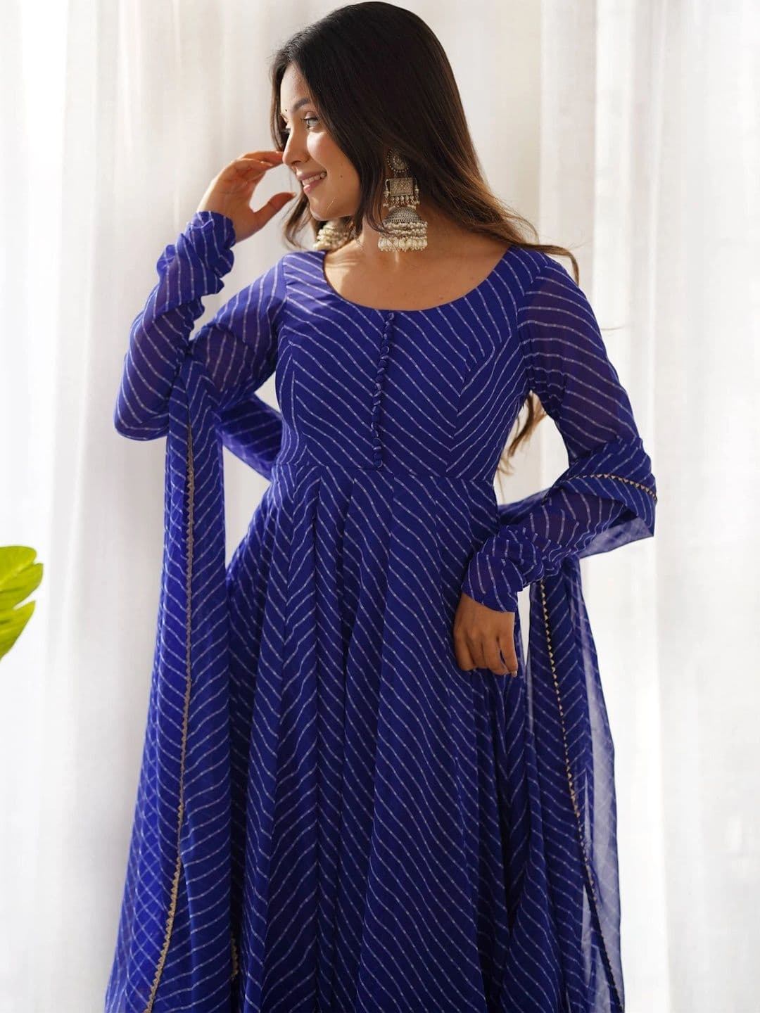 SAJAVAT ETHENIC WEAR Women Leheriya Printed Empire Kurta with Trousers & With Dupatta thumbnail 5