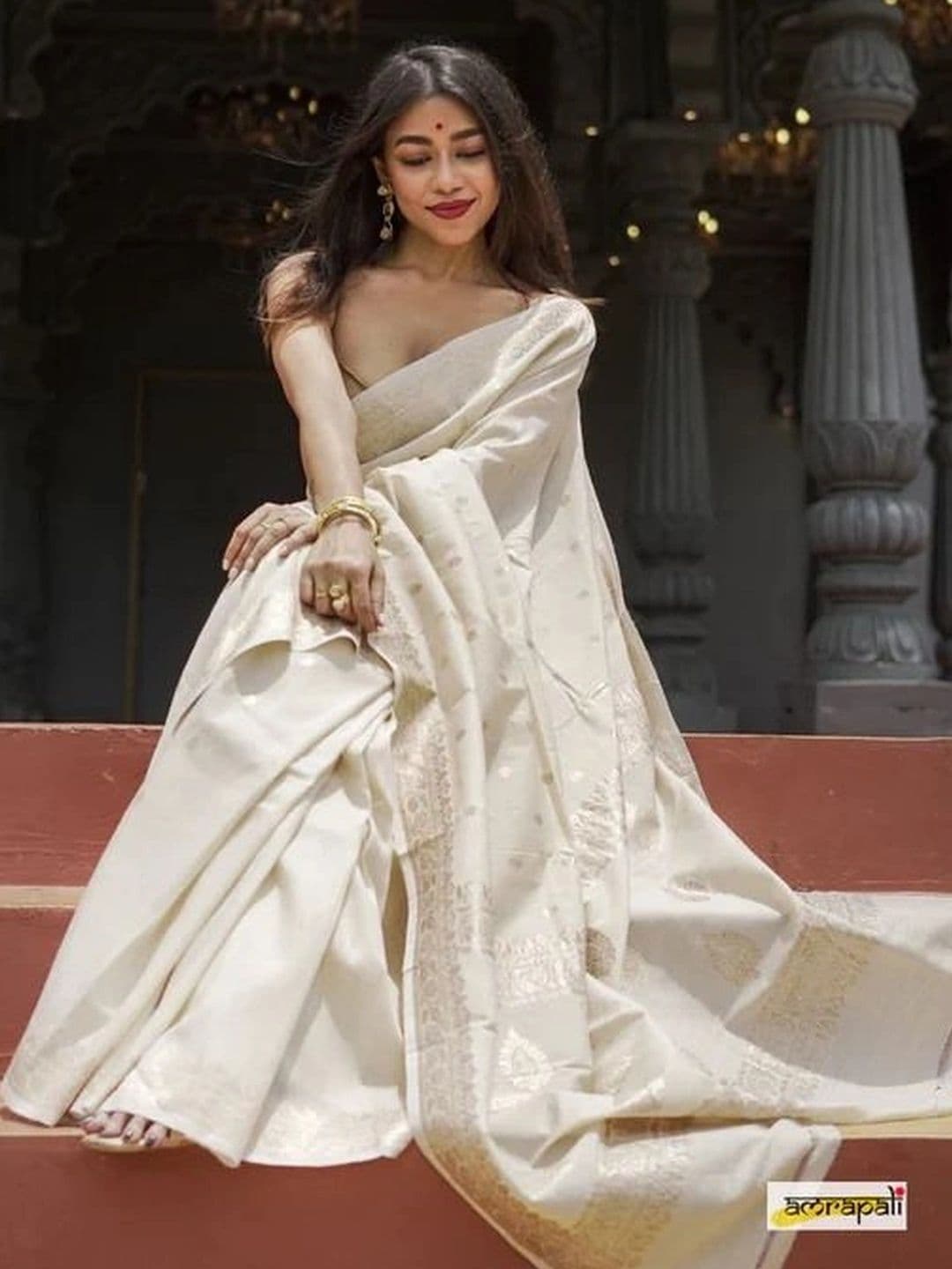 Mitera Woven Design Zari Banarasi Saree thumbnail 4