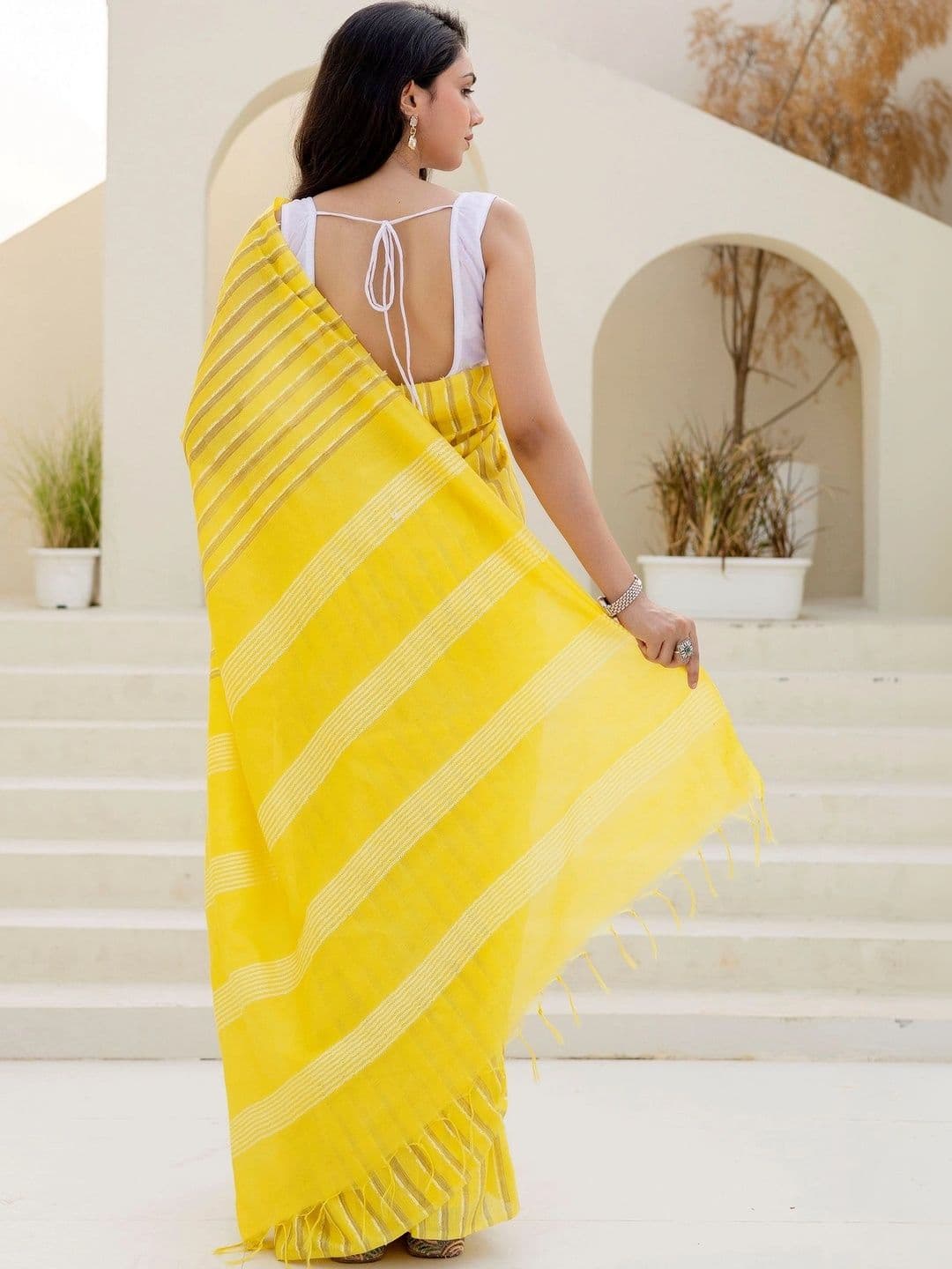 TASHAINA Women Striped Pure Cotton Handloom Kota Saree thumbnail 5