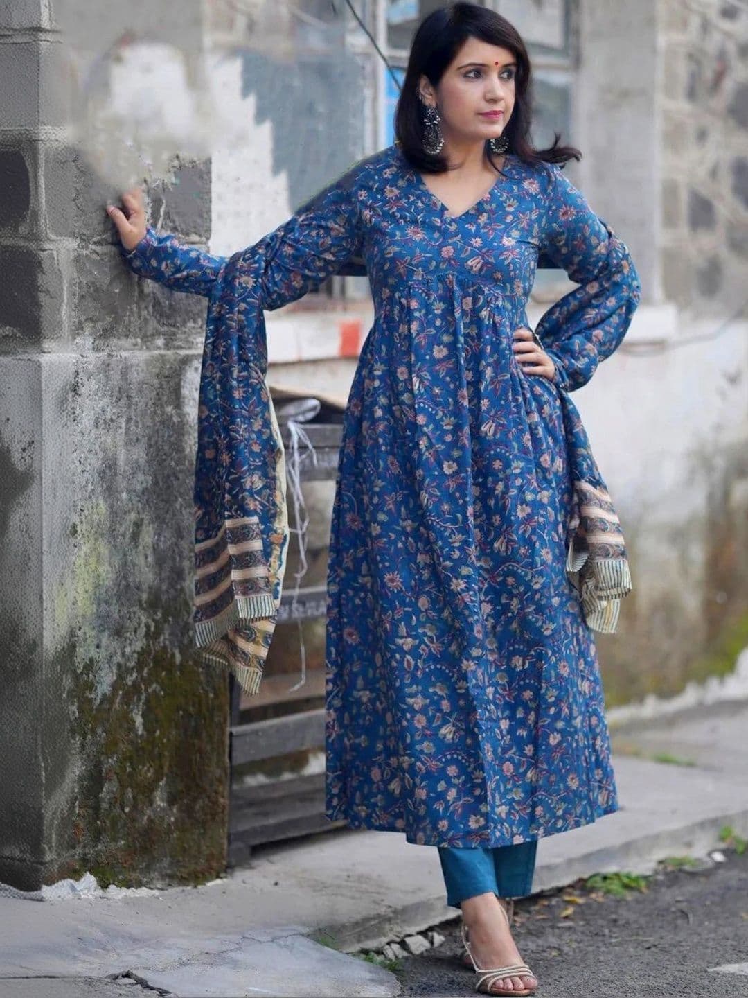 all about you Women Floral Printed Empire Kurta with Trousers & Dupatta thumbnail 5