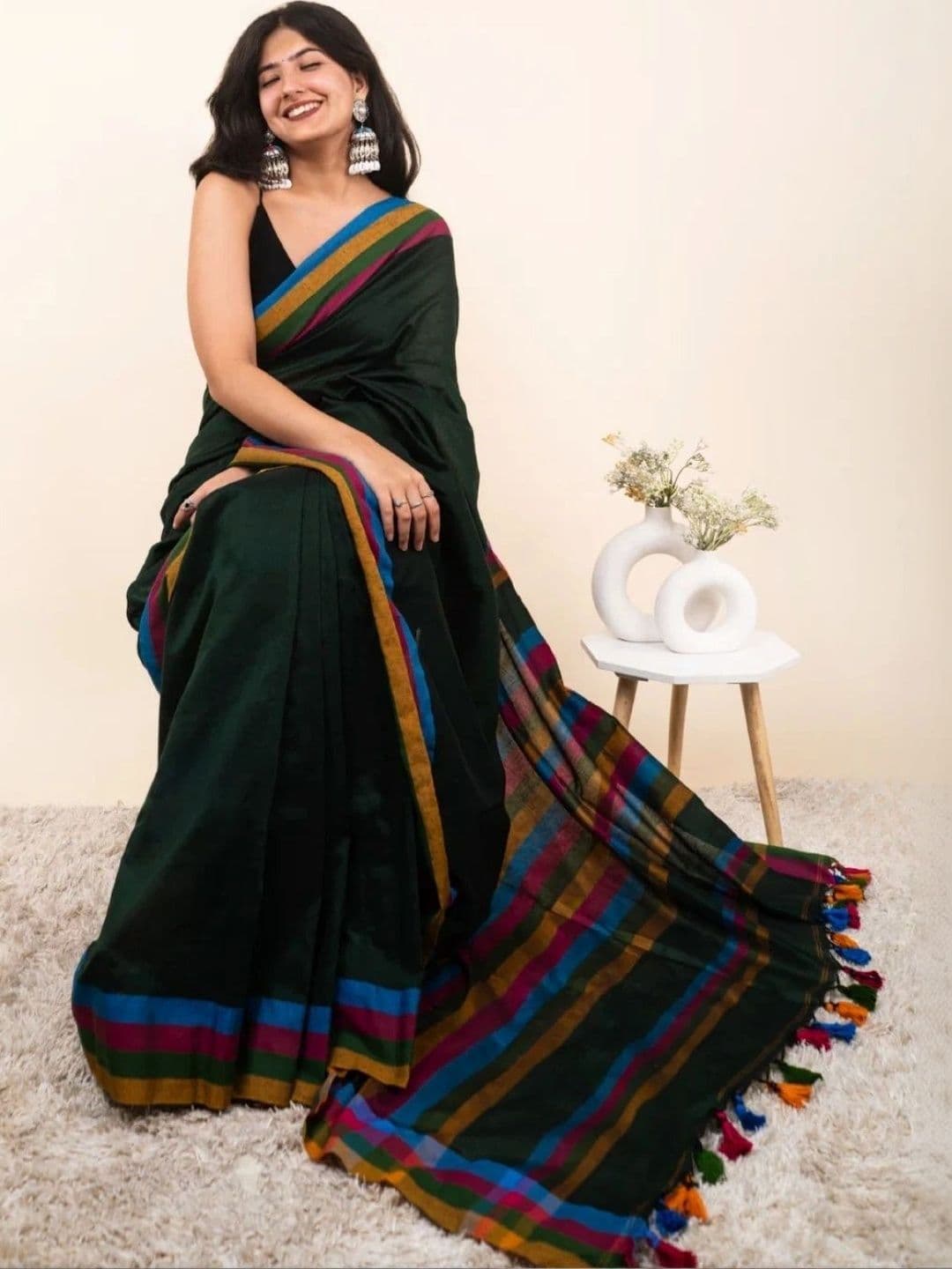 MISS WEARS Striped Saree thumbnail 6