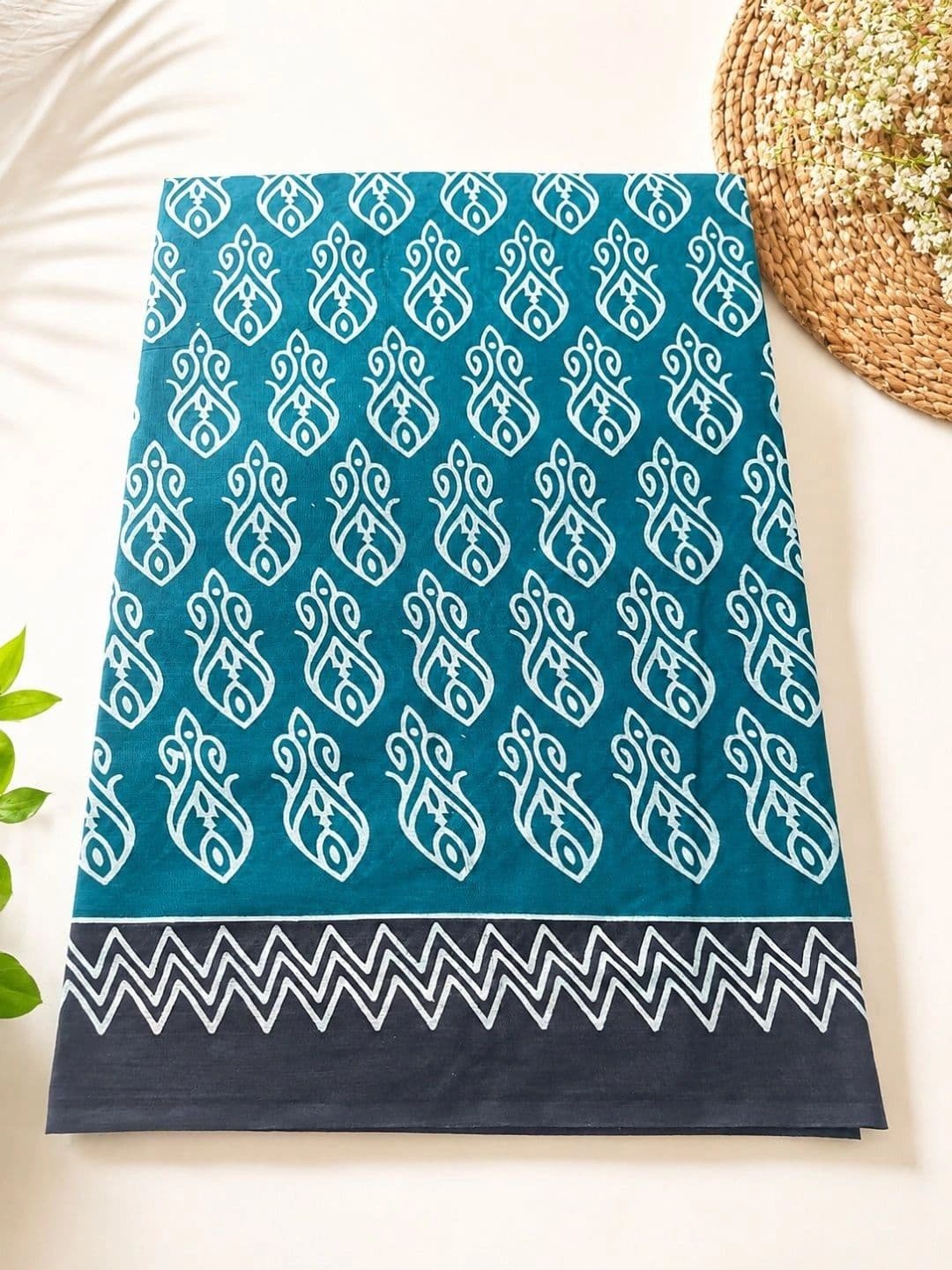 Karishma Floral Pure Cotton Block Print Saree thumbnail 3