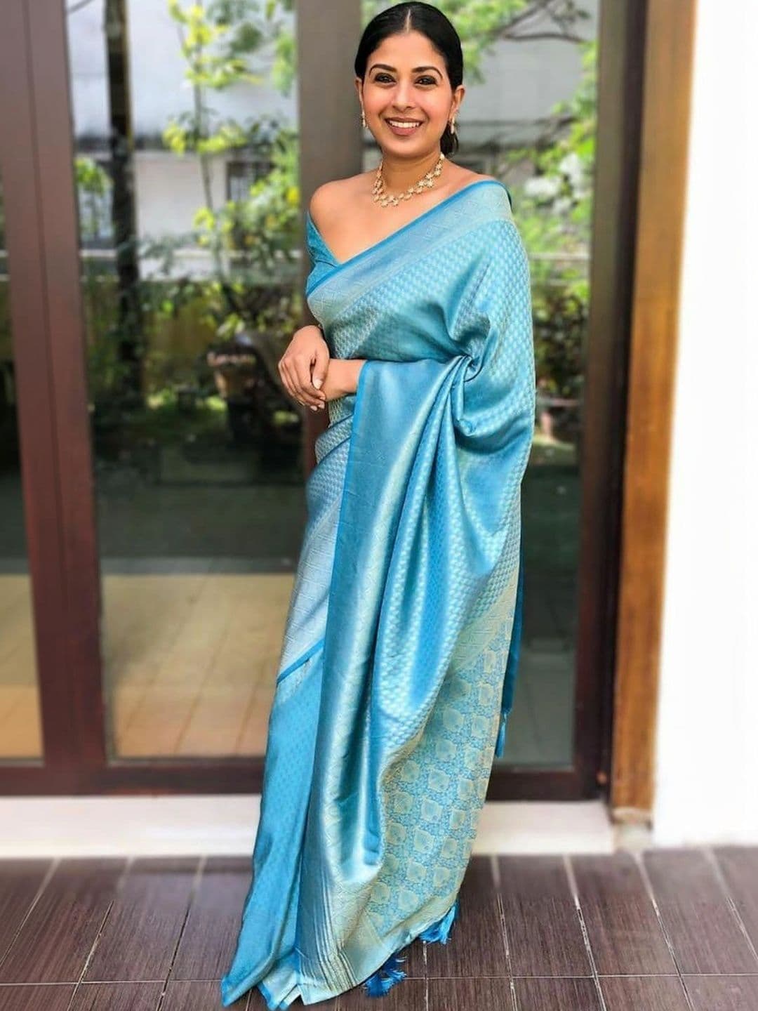 revika Woven Design Zari Art Silk Designer Kanjeevaram Saree thumbnail 2