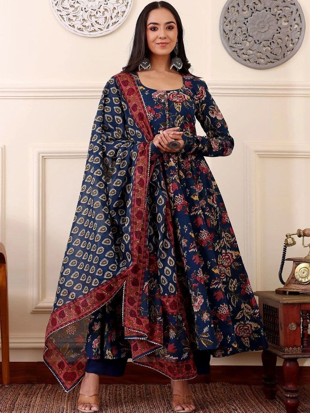 Mogra Designs Women Floral Printed Empire Kurta with Trousers & With Dupatta thumbnail 5