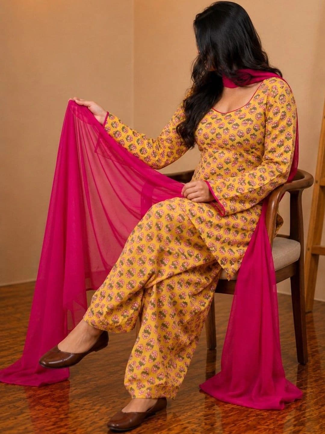 shreeram Women Floral Printed Regular Pure Cotton Kurta with Patiala & With Dupatta thumbnail 4