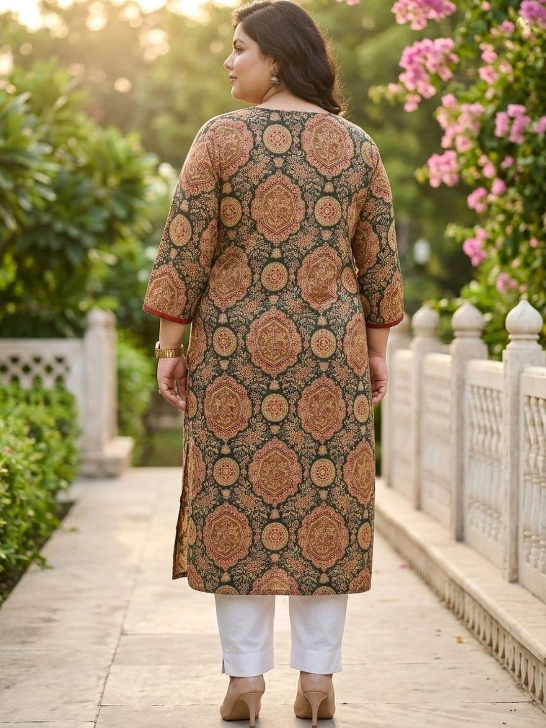 Sztori Women Ethnic Motifs Printed Thread Work Indie Prints Kurta thumbnail 7