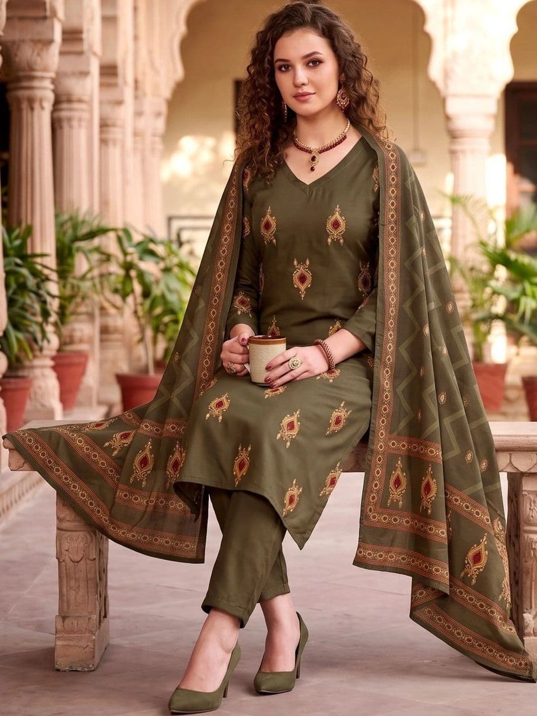 Laasika Women Ethnic Motifs Printed Regular Kurta with Trousers & With Dupatta thumbnail 2