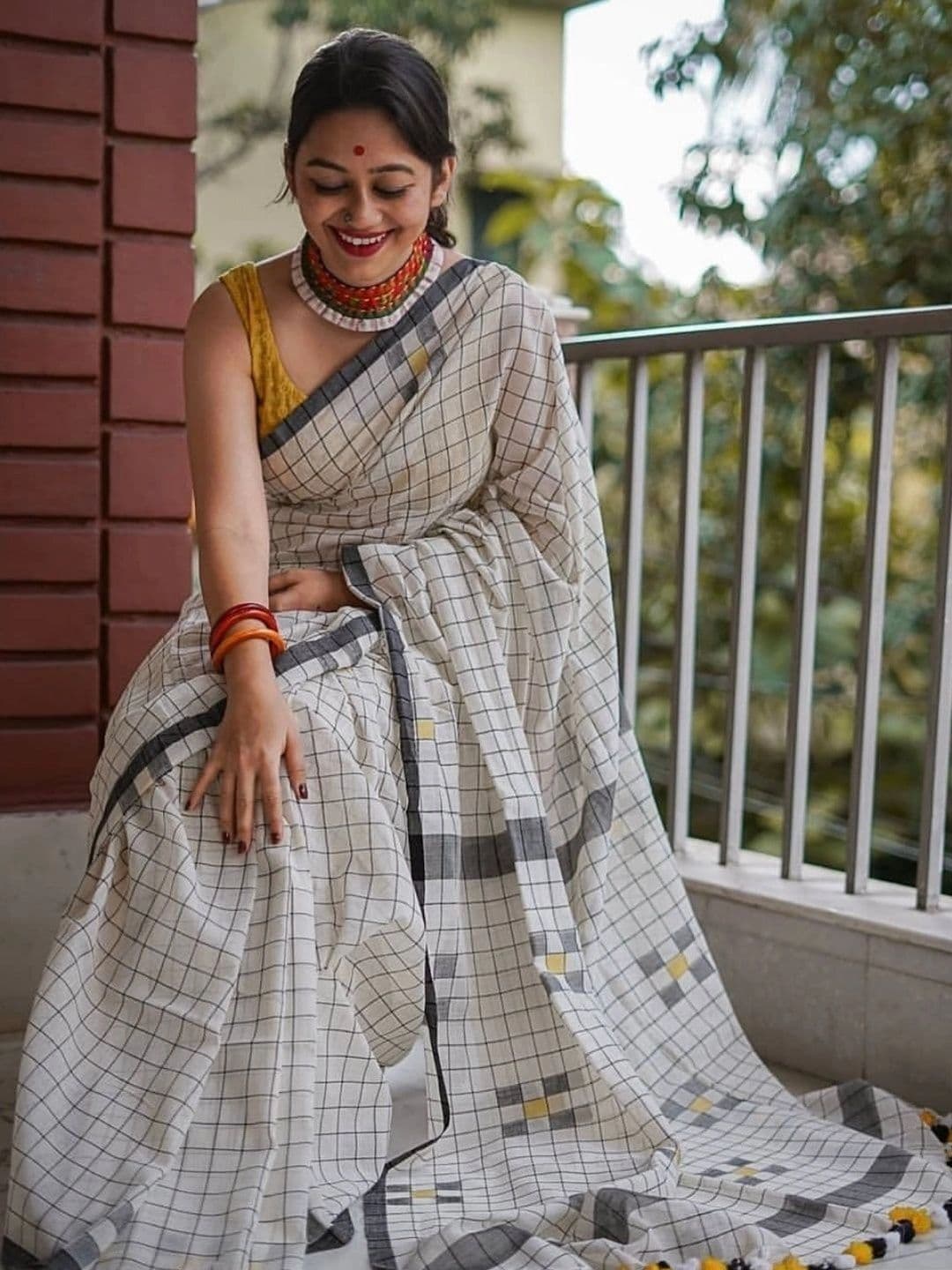 MISS WEARS Embellished Saree thumbnail 4