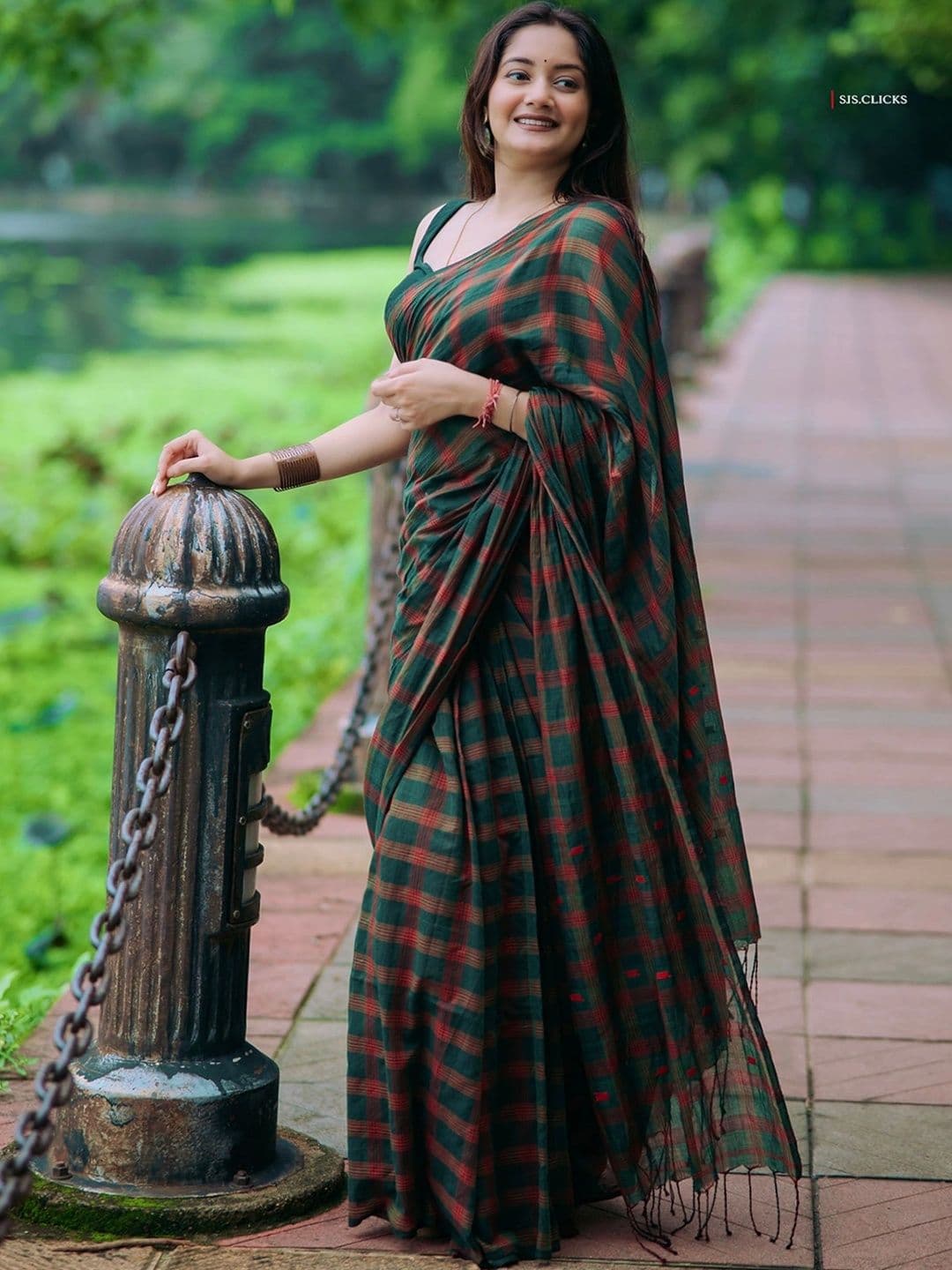 Aparna Checked Pure Cotton Saree - view 1