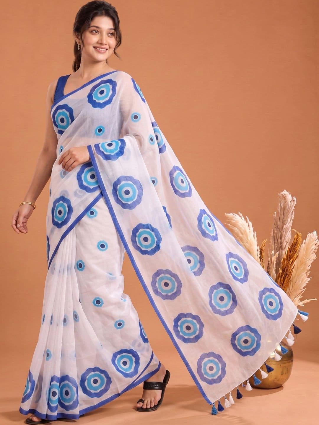 Aparna women Tie and Dye Pure Cotton Saree thumbnail 2