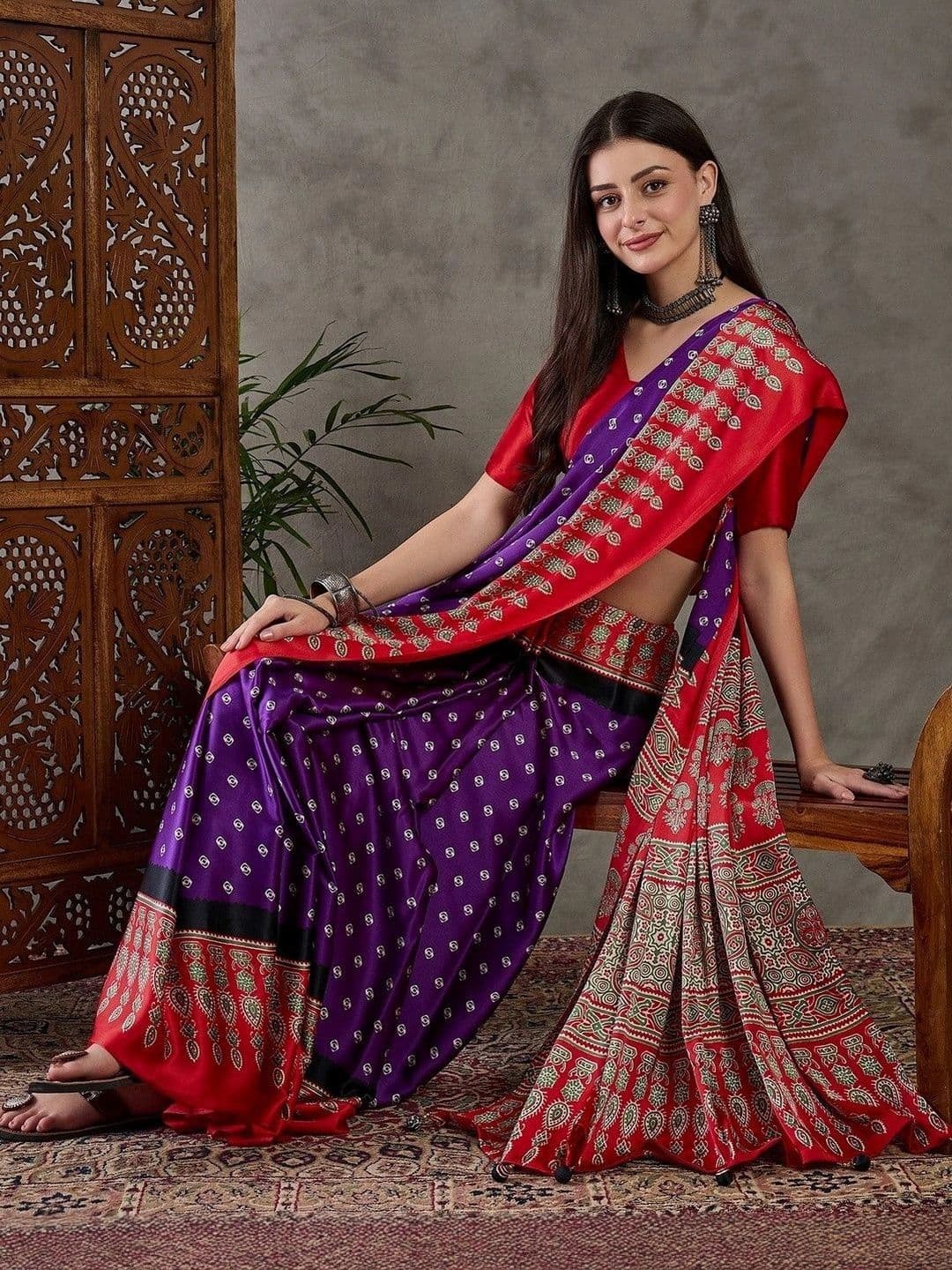 NKV Floral Mirror Work Silk Blend Heavy Work Mysore Silk Saree thumbnail 7