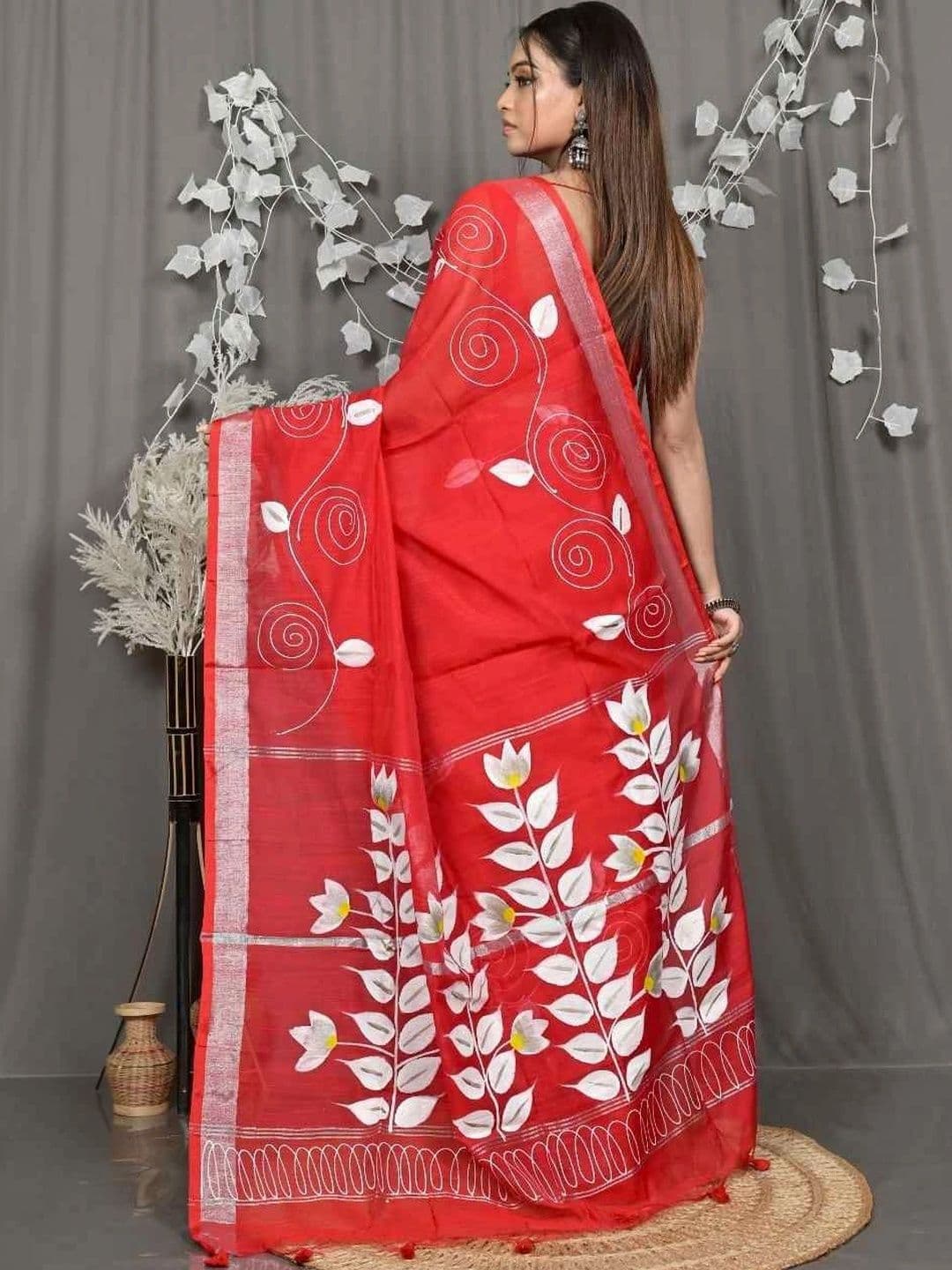 RoyBoni Floral Pure Cotton Taant Saree thumbnail 3