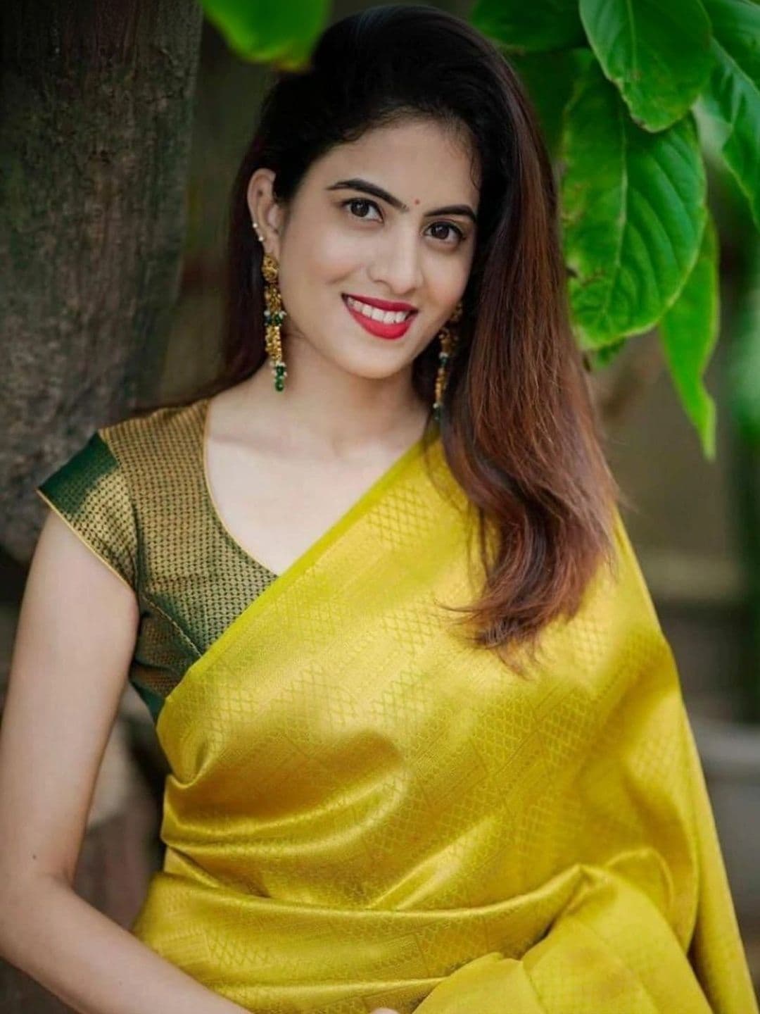 revika Woven Design Art Silk Designer Kanjeevaram Saree thumbnail 5