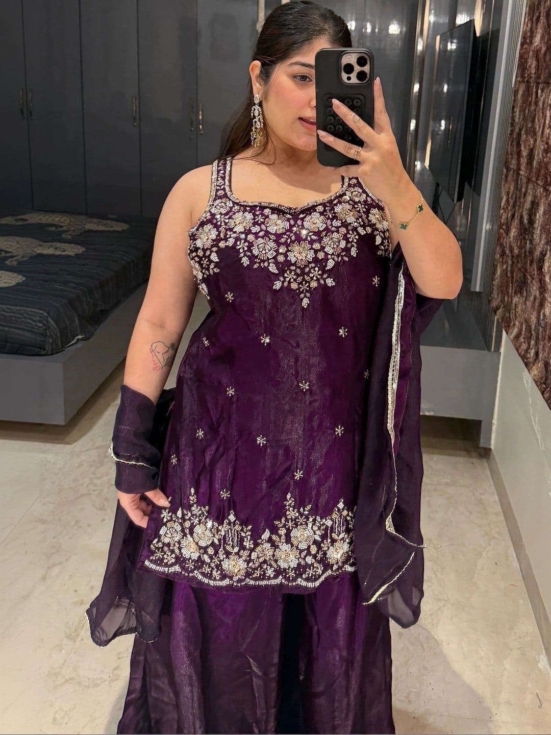 DIVINE LADY Women Ethnic Motifs Embroidered Regular Thread Work Pure Silk Kurta with Sharara & With Dupatta thumbnail 3