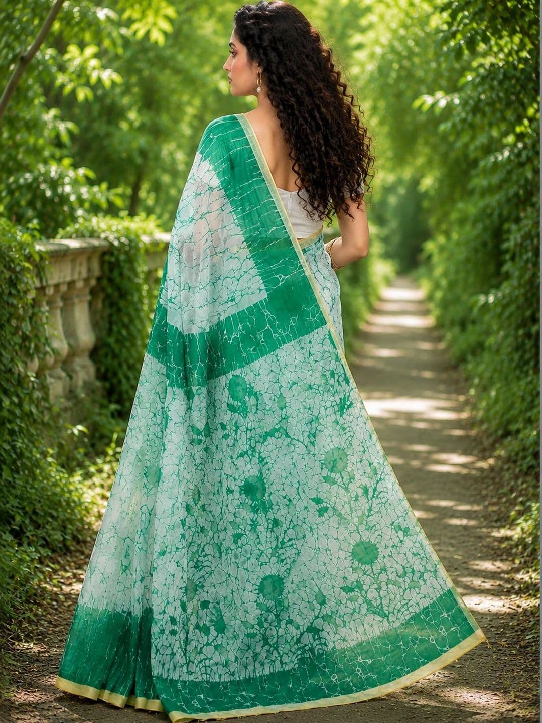 Crochetin Women Batik Handloom Saree thumbnail 2