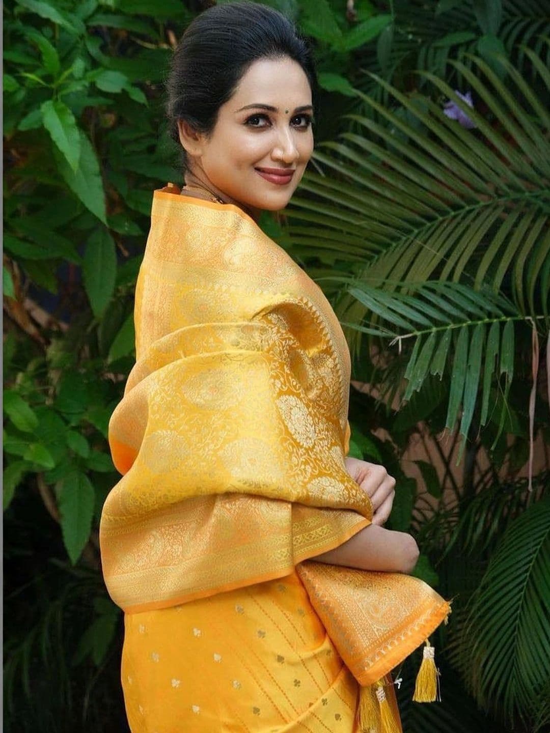 revika Woven Design Zari Art Silk Designer Kanjeevaram Saree thumbnail 5