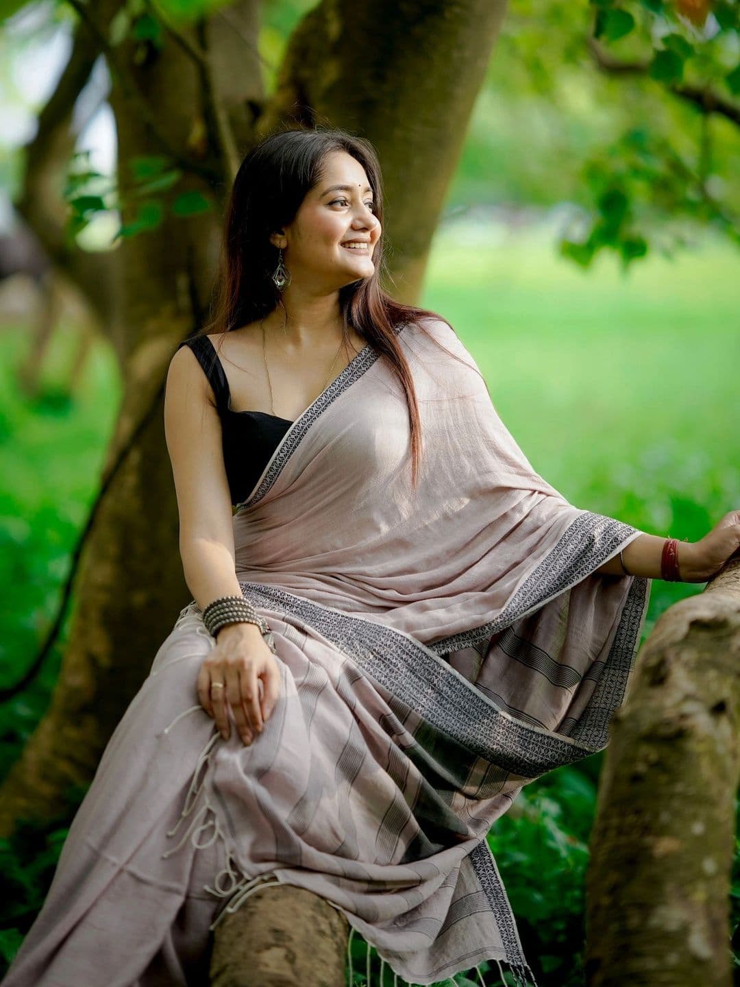 Aparna Striped Pure Cotton Saree thumbnail 2