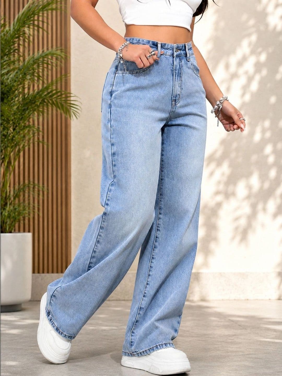 DENIMLOOK Women High-Rise Light Fade Jeans thumbnail 3