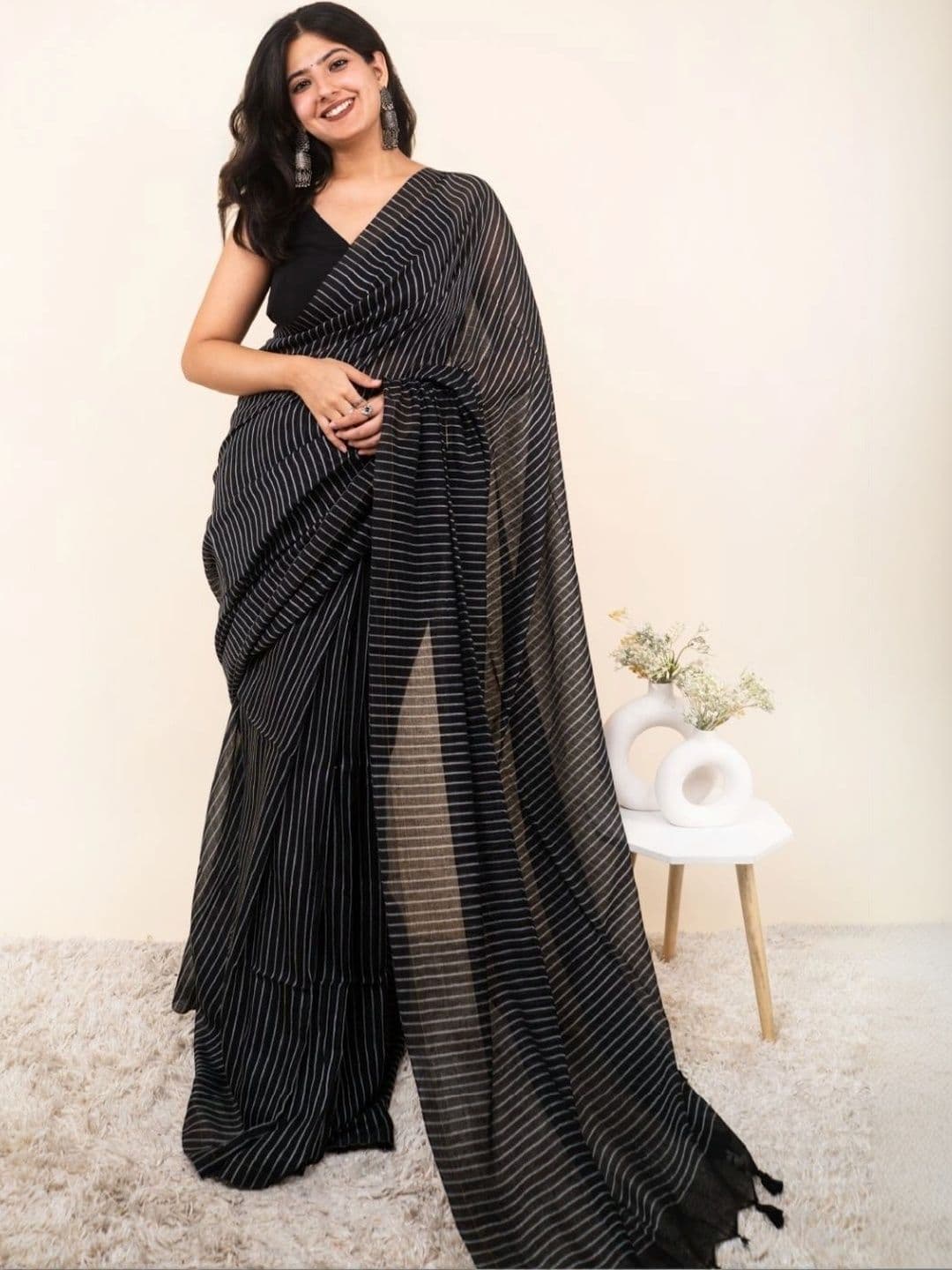 MRSWEARS Striped Saree thumbnail 3