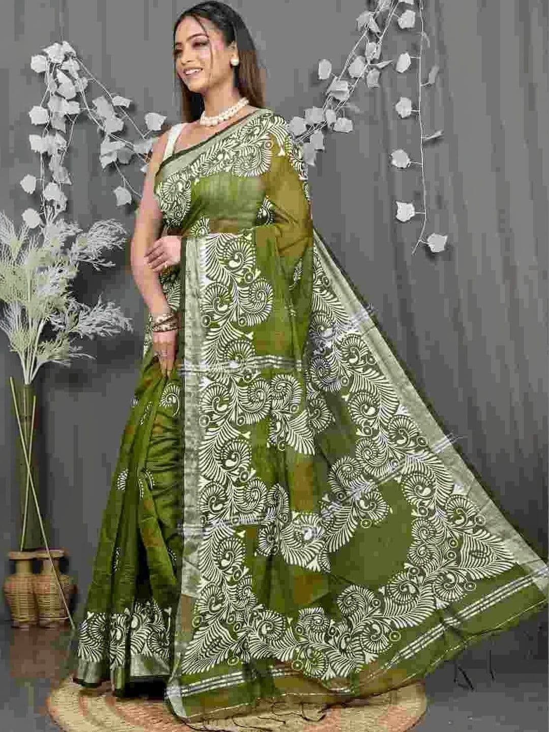 RoyBoni Women Pure Cotton Taant Saree thumbnail 3
