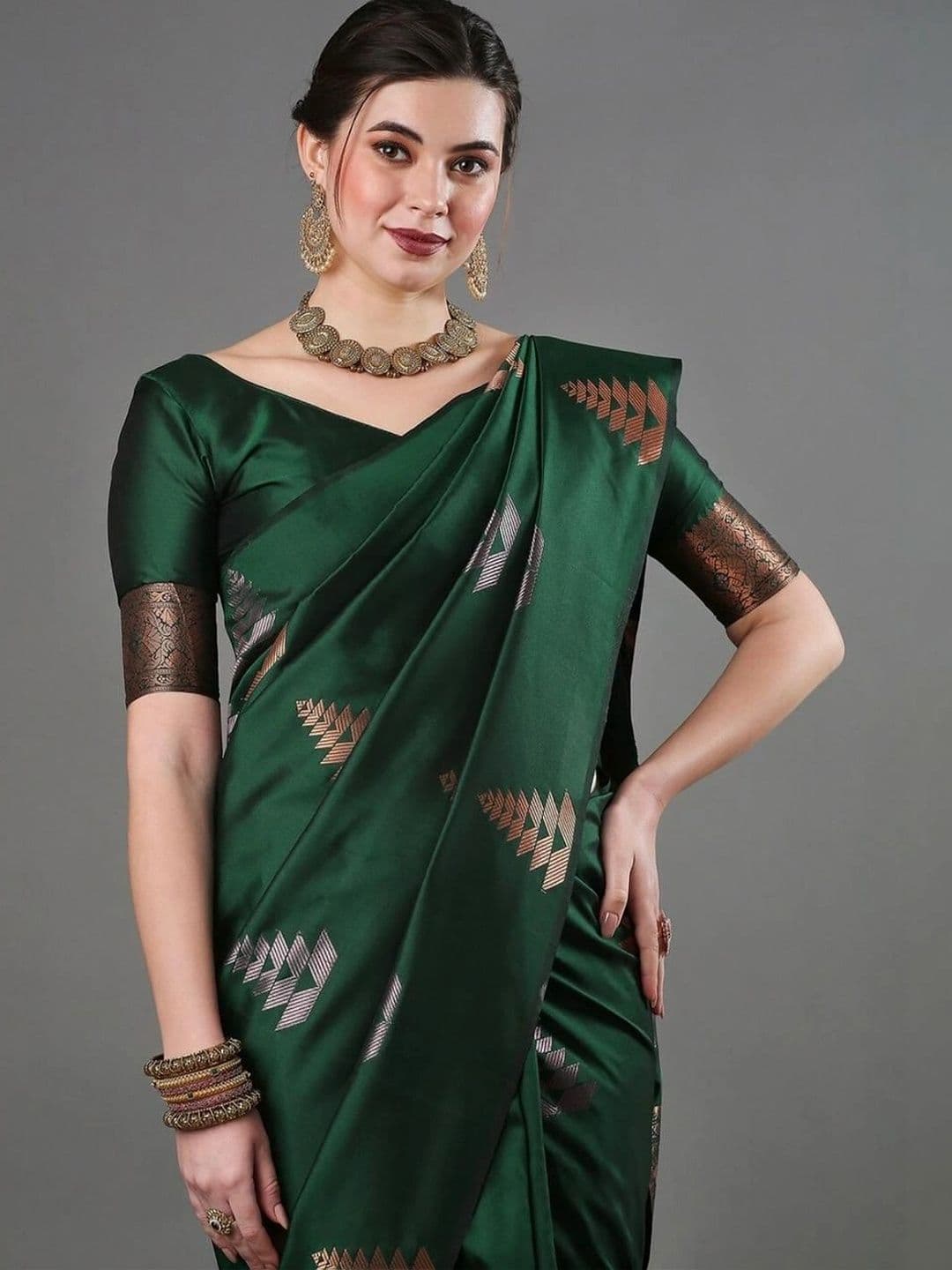 HERE&NOW Woven Design Zari Silk Blend Banarasi Saree thumbnail 3
