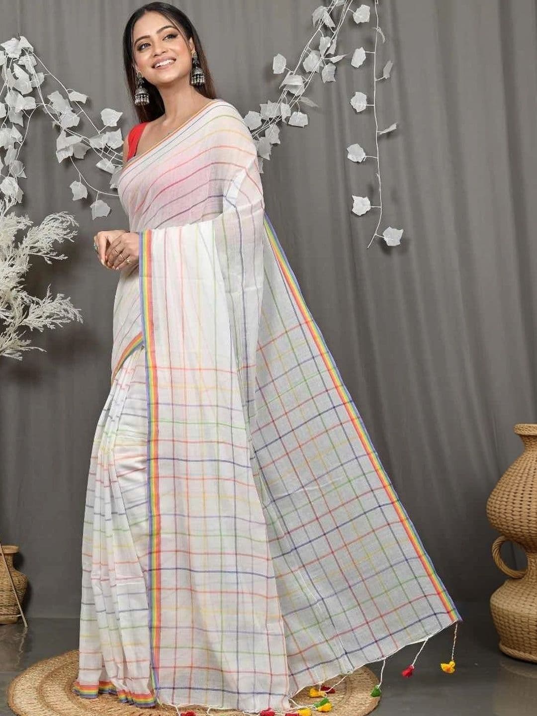 RoyBoni Women Checked Pure Cotton Taant Saree thumbnail 2