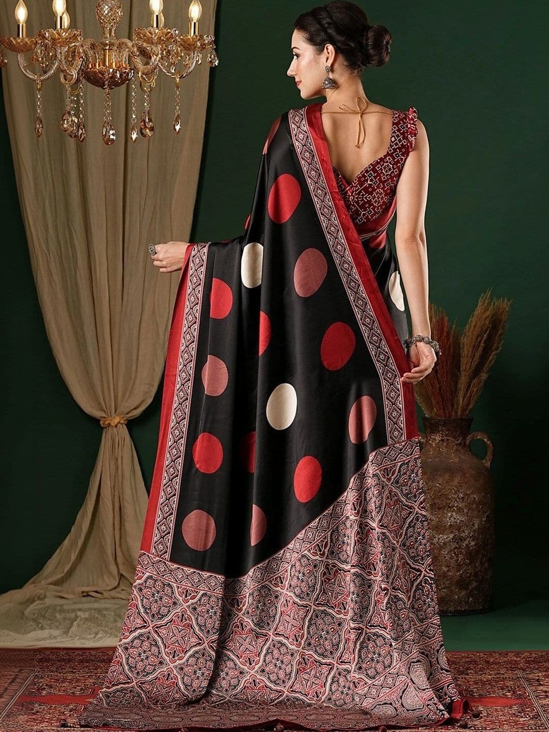 KALINI Woman Floral Mirror Work Silk Blend Heavy Work Mysore Silk Saree thumbnail 5