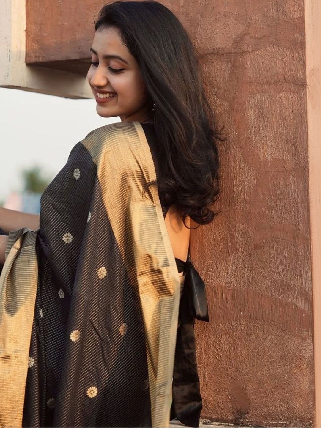 revika Striped Zari Art Silk Designer Kanjeevaram Saree thumbnail 3