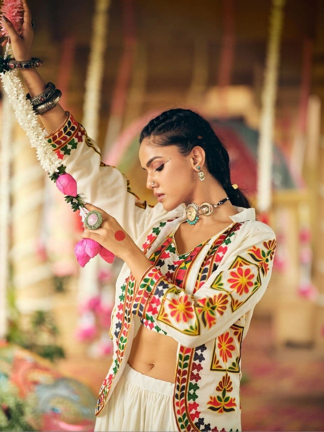 Sangria Embroidered Thread Work Ready to Wear Lehenga & thumbnail 3