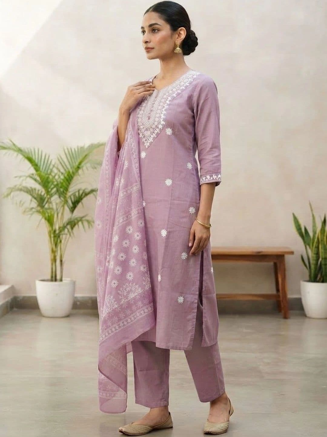 VASTRAHOUSE Women Ethnic Motifs Embroidered Regular Thread Work Chanderi Cotton Kurta with Trousers & With thumbnail 2