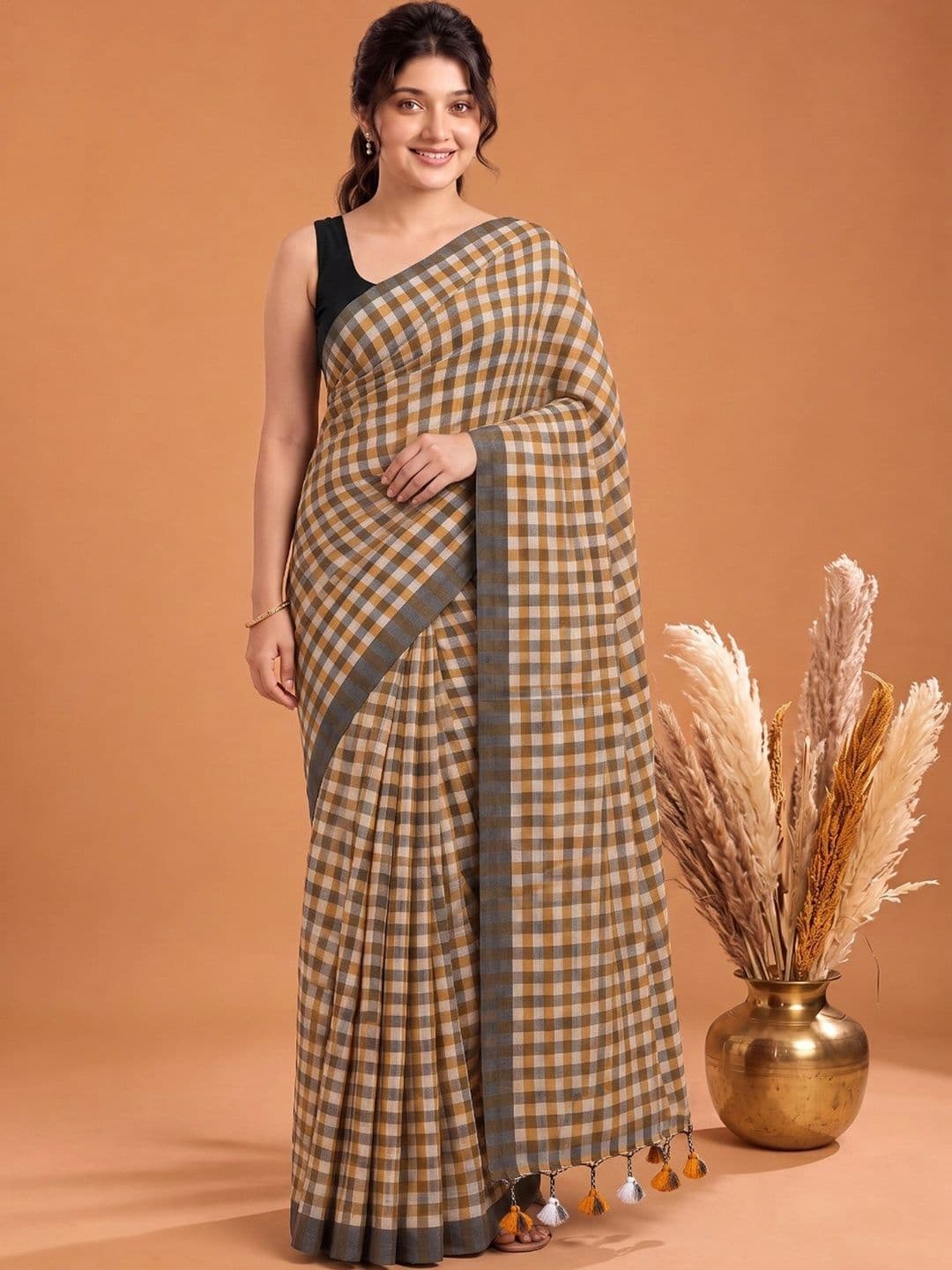 Aparna Checked Pure Cotton Saree thumbnail 2