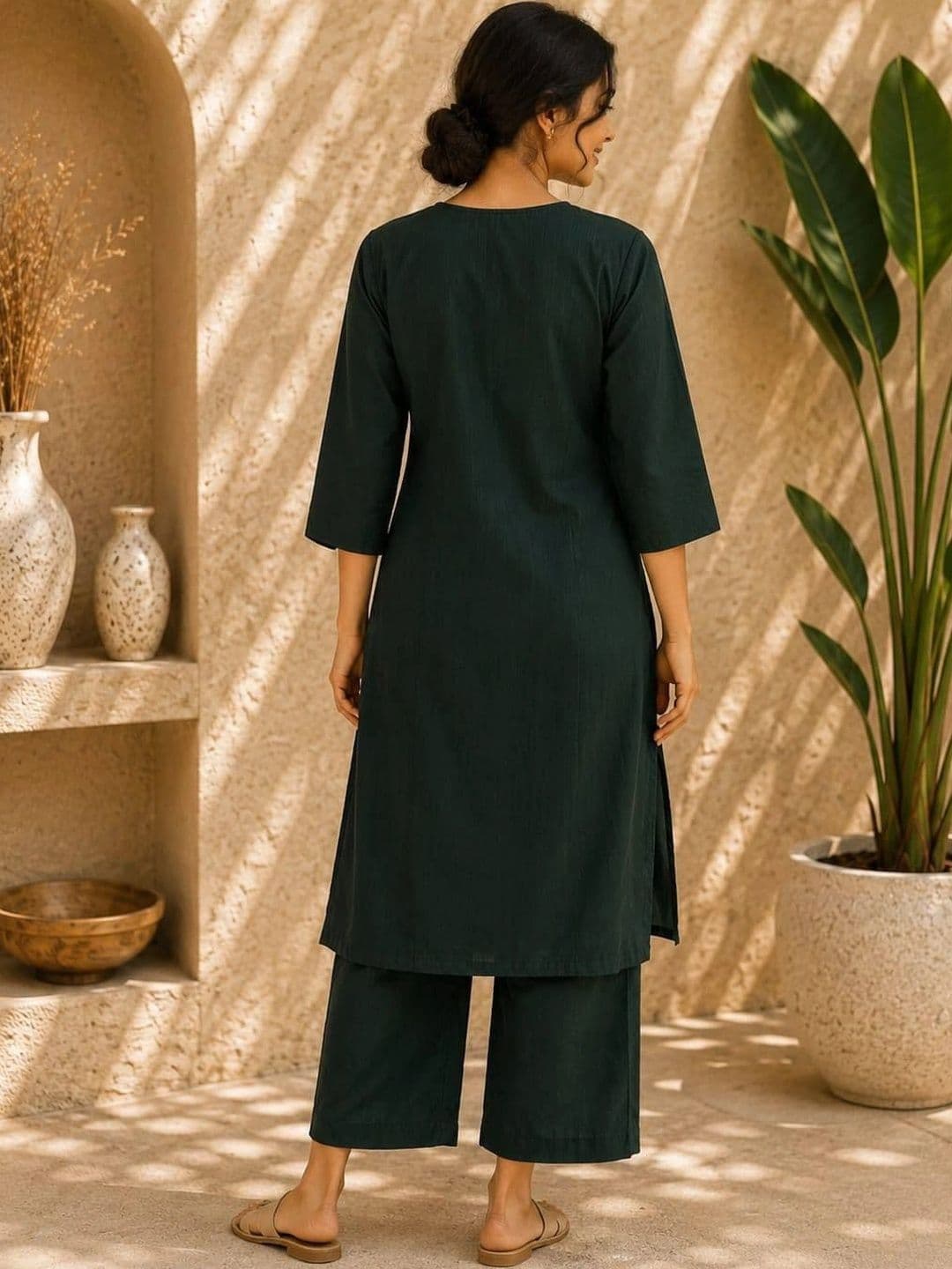 VASTRAHOUSE Women Ethnic Motifs Embroidered Regular Thread Work Kurta with Palazzos thumbnail 3