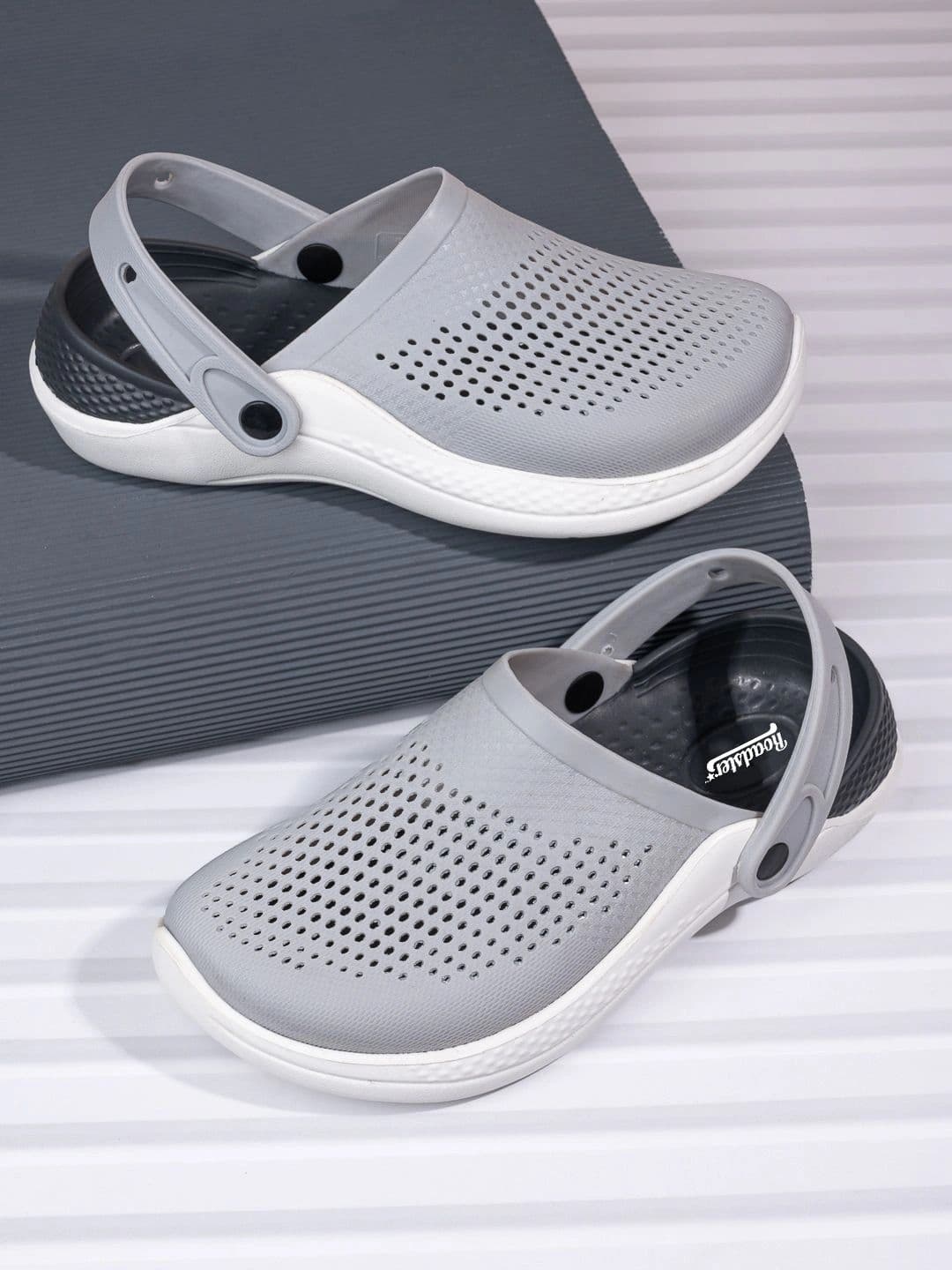 Roadster Men Rubber Clogs - view 1