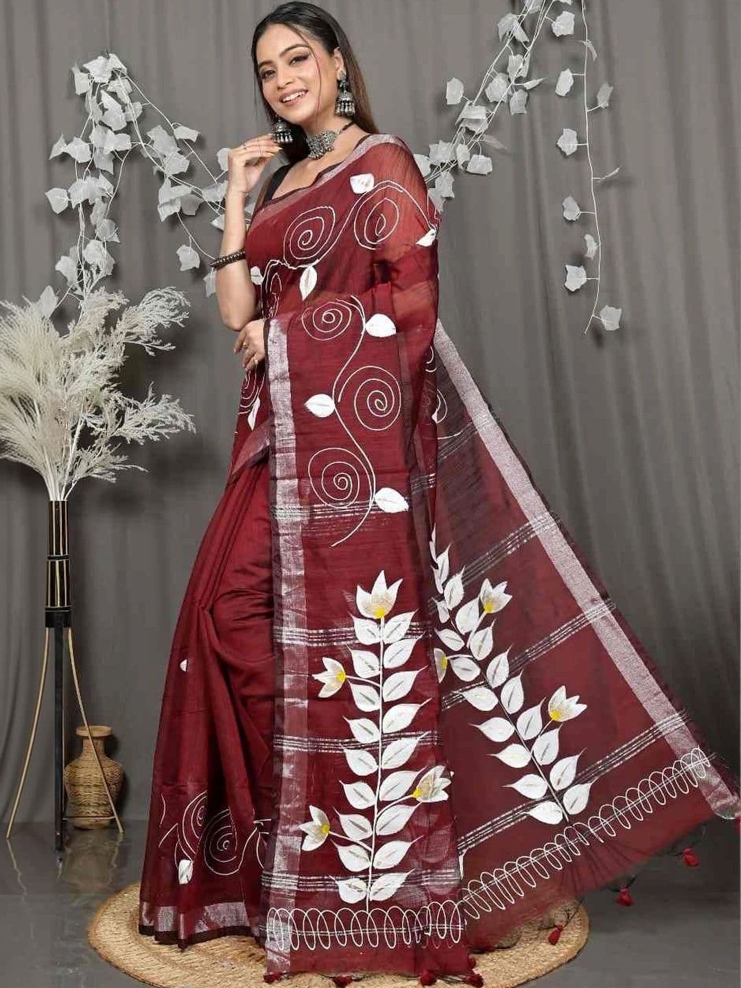 RoyBoni Floral Pure Cotton Taant Saree thumbnail 4