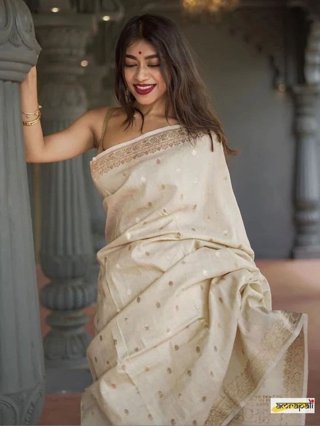 Mitera Woven Design Zari Banarasi Saree thumbnail 6