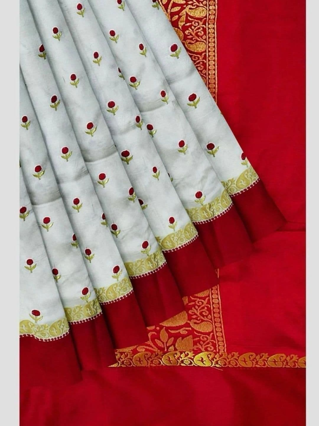 Silk Loomluxe Embroidered Art Silk Saree thumbnail 5