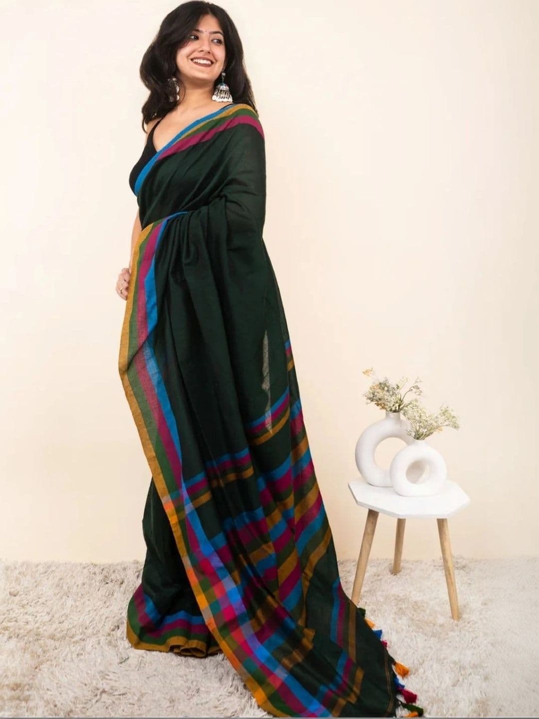 MISS WEARS Striped Saree thumbnail 2