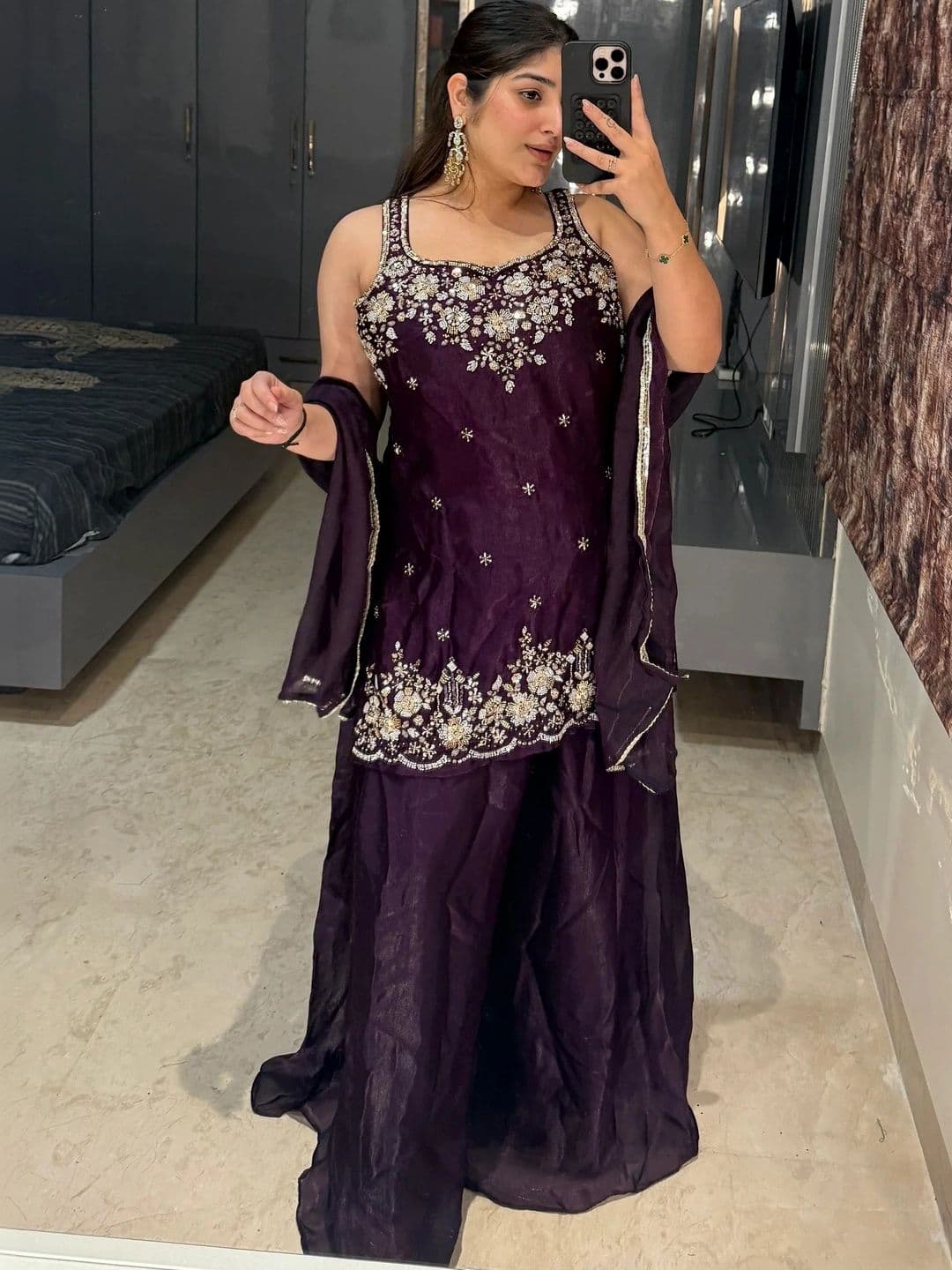 DIVINE LADY Women Ethnic Motifs Embroidered Regular Thread Work Pure Silk Kurta with Sharara & With Dupatta thumbnail 5