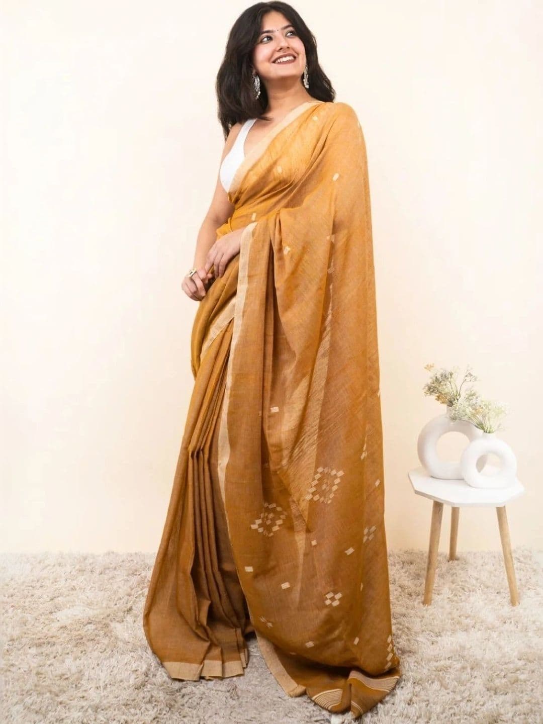 MRSWEARS Embellished Saree thumbnail 3
